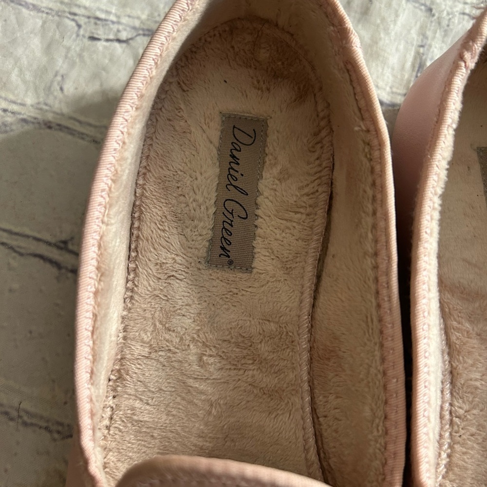DANIEL GREEN PINK SPLIT LEATHER FAUX FUR LINING WOMEN’S SLIPPERS SIZE 7M - Picture 8 of 9